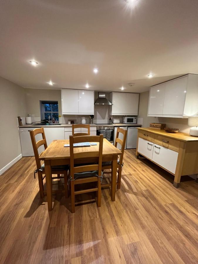 North Coast Property - 17 Margaret Street - Avoch エクステリア 写真