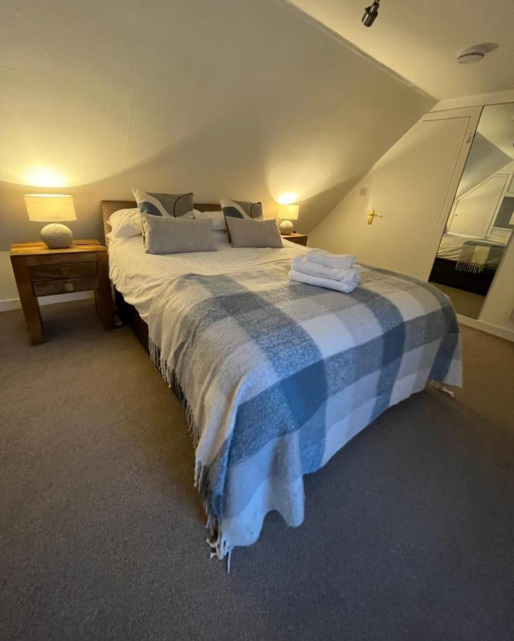 North Coast Property - 17 Margaret Street - Avoch エクステリア 写真