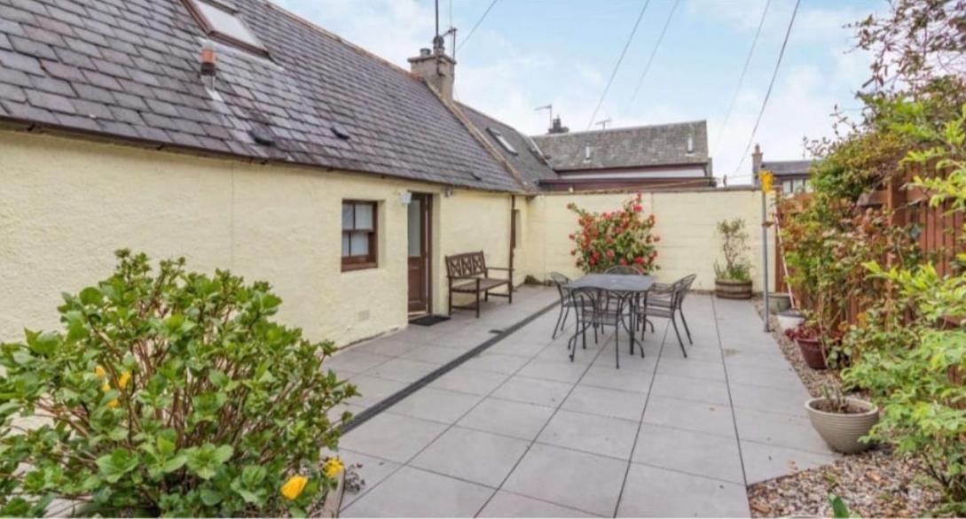 North Coast Property - 17 Margaret Street - Avoch エクステリア 写真