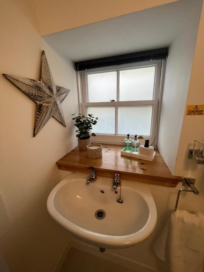 North Coast Property - 17 Margaret Street - Avoch エクステリア 写真
